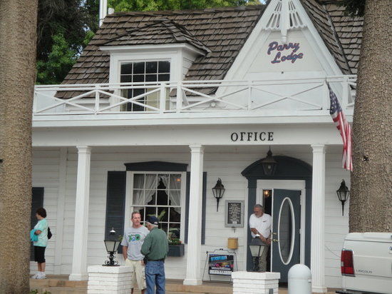 Parry Lodge
