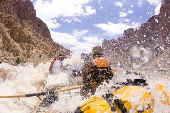 Oars Canyonlands Rafting